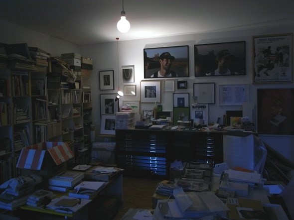 Jonathan Monks Bibliothek in Atelier